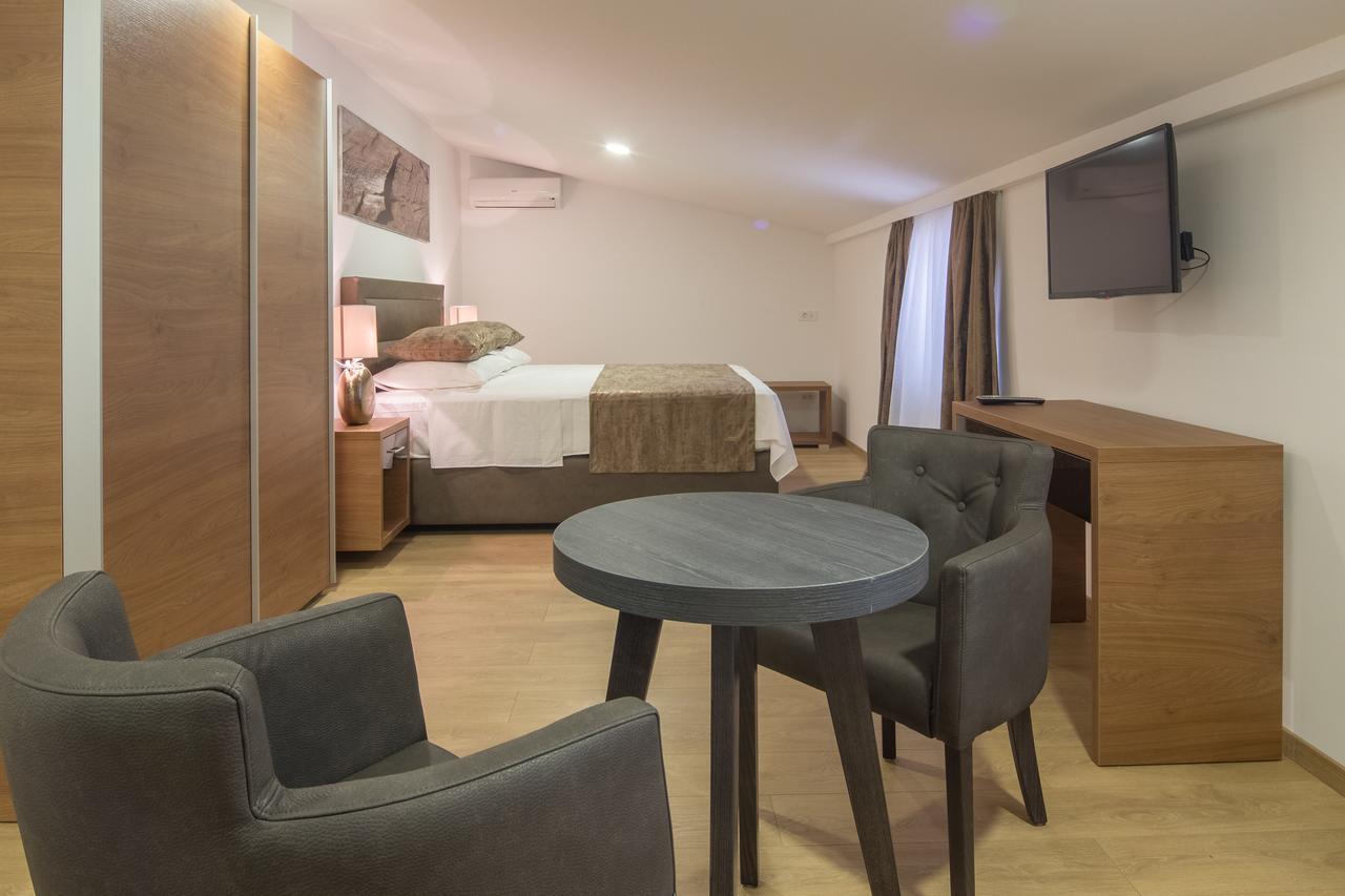 Villa Mandalinic Omiš Esterno foto